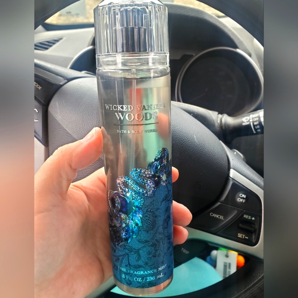Bath and body works wiked vanilla woods perfume spray mist